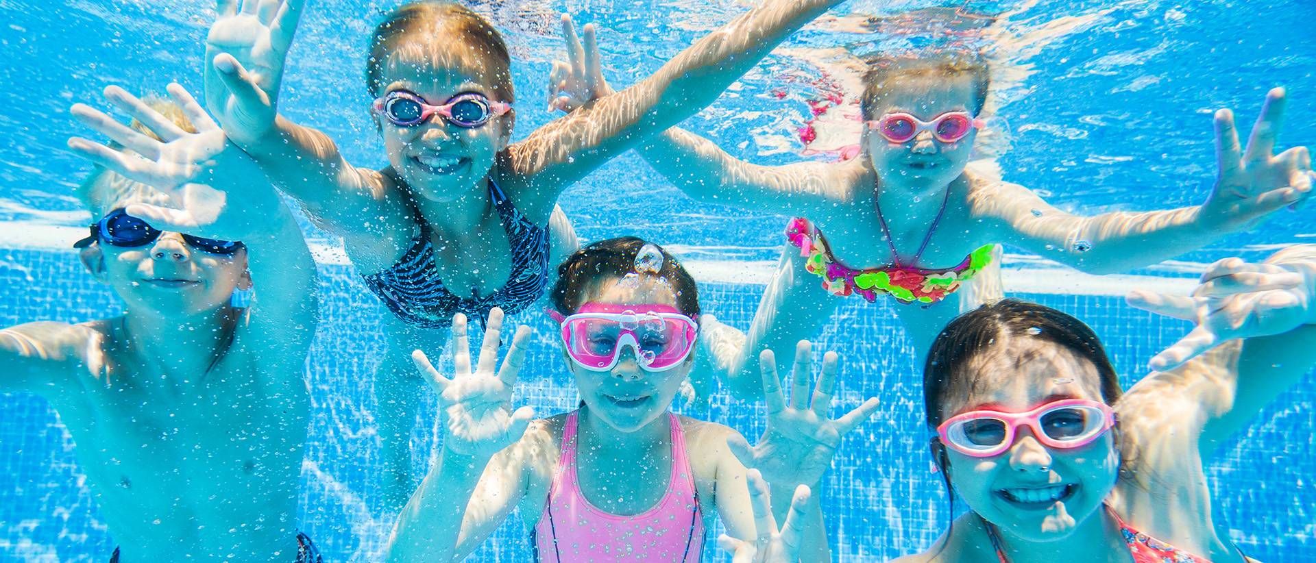 bambini acqua piscina