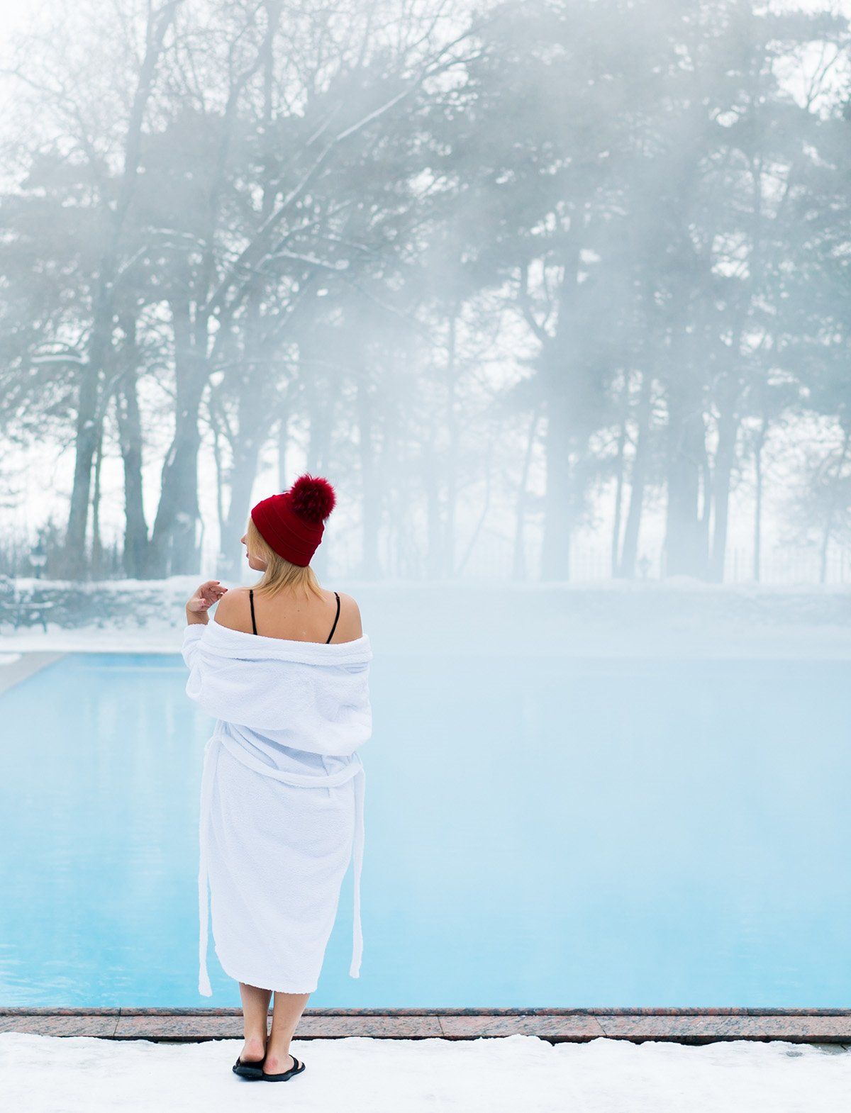 donna piscina esterna inverno