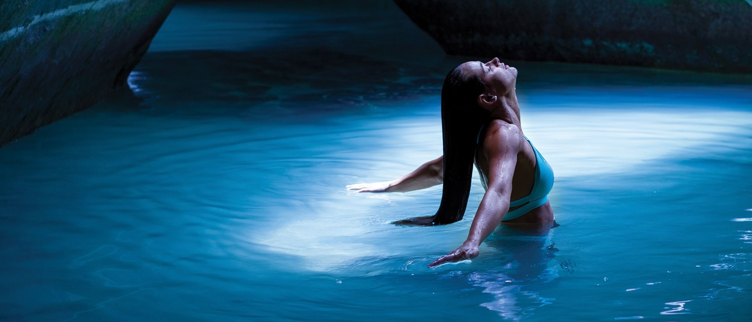 donna piscina interna immersione