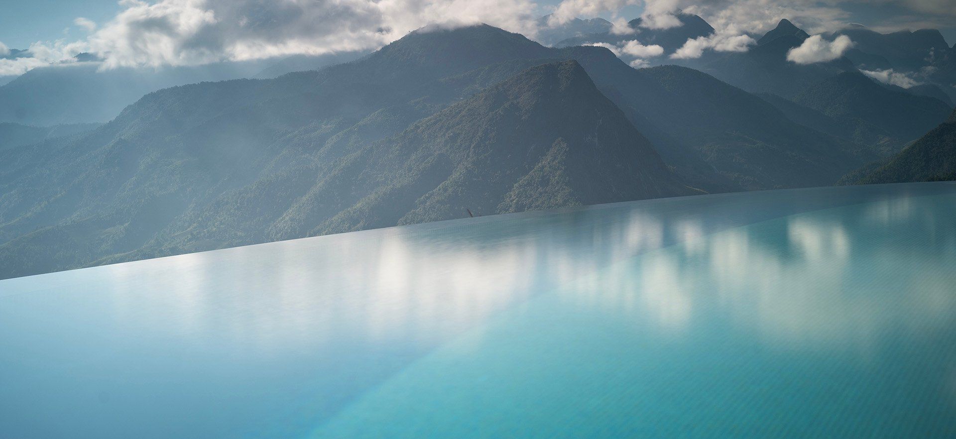 piscina interna centro benessere illuminazione