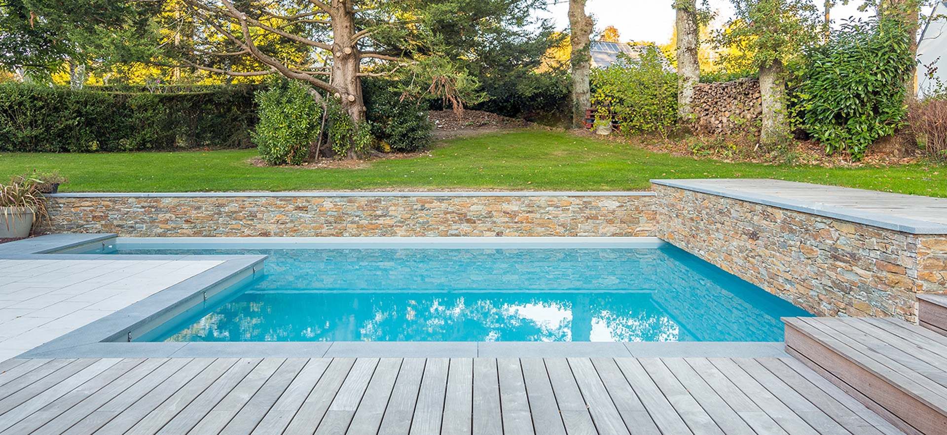 piscina interna centro benessere illuminazione