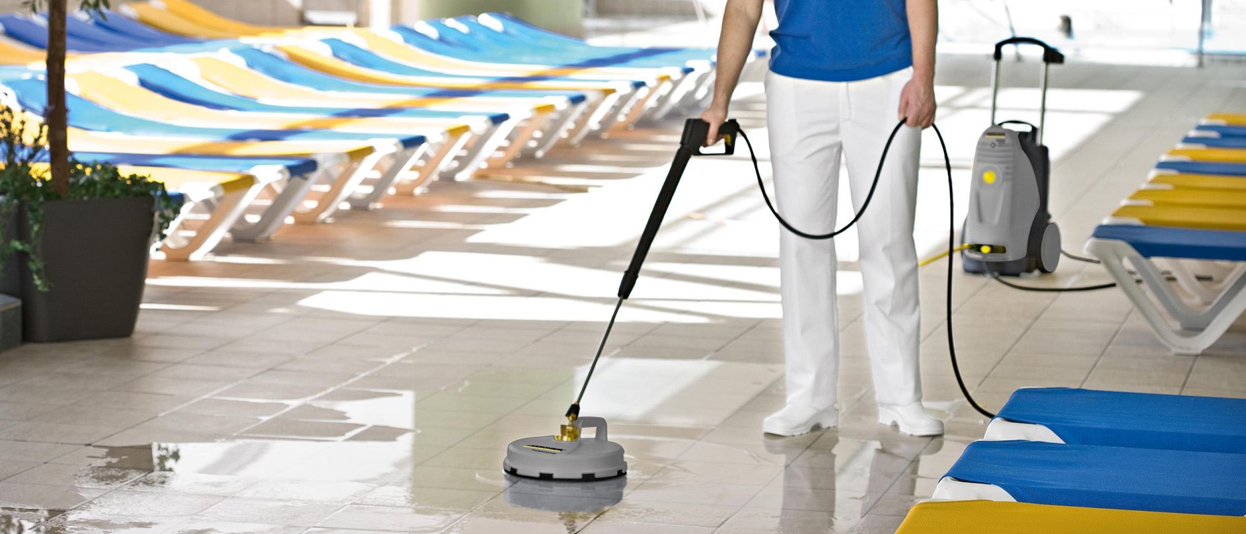 tecnico gestione mantuenzione ordinaria piscina